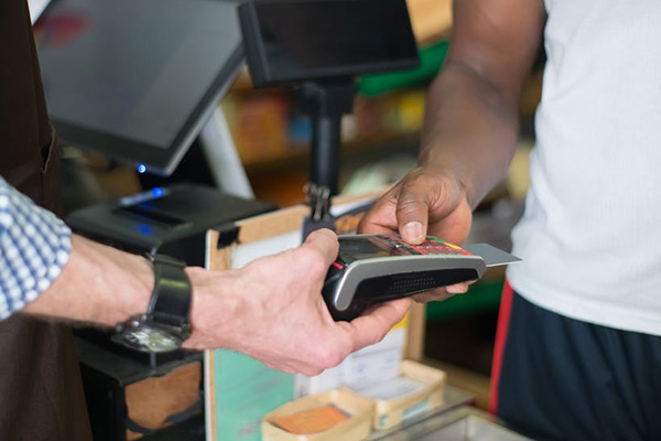 網(wǎng)貸逾期信用卡還能正常使用嗎