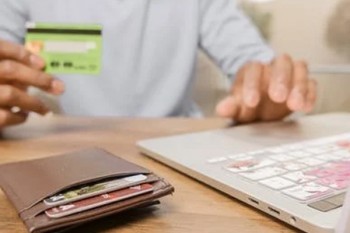 信用卡逾期兩年多了，一直沒有聯(lián)系銀行