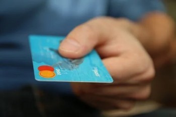 銀行起訴信用卡逾期流程是什么？多久會被起訴？