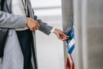 查信用卡欠款怎么查詢？欠款影響房貸嗎？