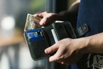 欠信用卡多少錢會被起訴坐牢？起訴了多久法院強制執(zhí)行？