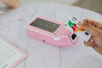 信用卡逾期外派人員上門(mén)取證逃避會(huì)怎么樣？合法嗎？