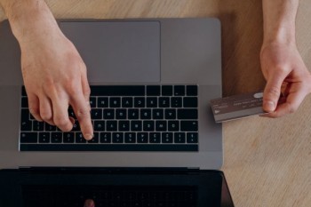 興業(yè)信用卡協(xié)商中心電話是多少？不還有什么后果？