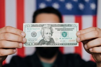 信用卡還了最低還款算逾期嗎？利息怎么算？
