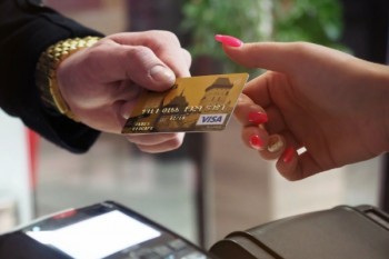 信用卡逾期一個月后果