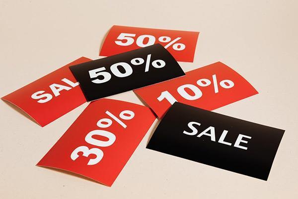 信用卡逾期的利息和違約金怎么算？有何區(qū)別？