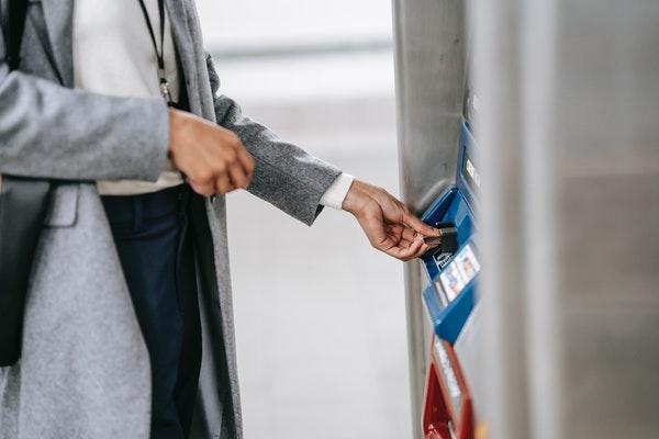 農(nóng)商銀行信用卡申請進(jìn)度查詢方法？申請要求？