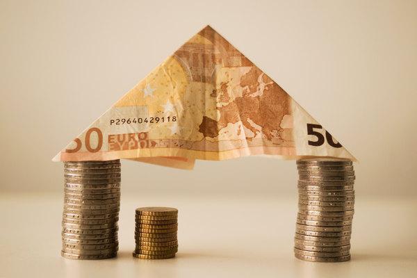 申請(qǐng)信用卡哪家銀行好？銀行的信用貸好申請(qǐng)嗎？