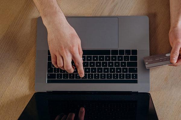 手機上申請信用卡