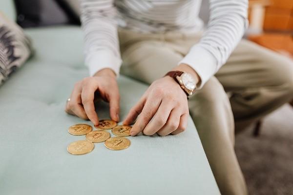 農(nóng)行信用卡逾期可以協(xié)商減免嗎？寬限是幾天?