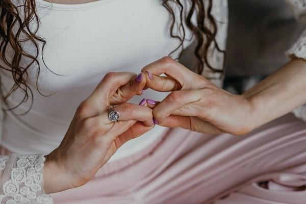 自己可以申請停息掛賬嗎？可以申請延期還款嗎？