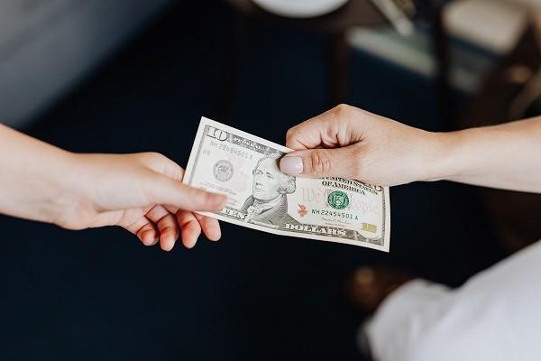 信用卡債務(wù)協(xié)商處理可行嗎？需需先交誠意金嗎？