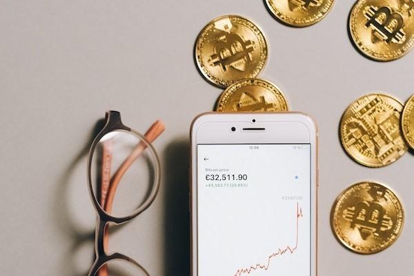金條逾期一年多信用上沒顯示可能嗎？逾期記錄多久才能消除？