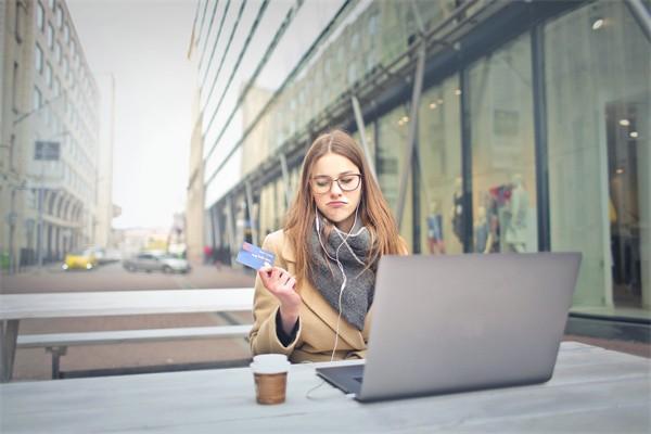 網(wǎng)貸逾期上門取證是真的嗎？上門催收可以報案嗎？