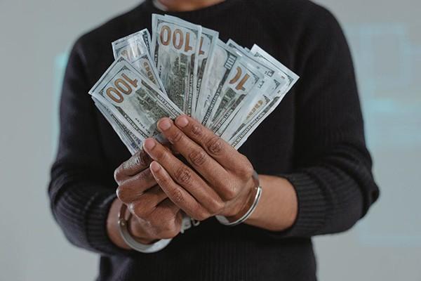 支付寶逾期短信通知起訴真的假的？逾期被起訴怎么辦？