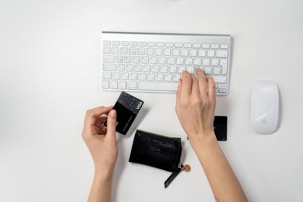 招行信用卡逾期能辦銀行卡嗎？逾期還不上怎么辦？