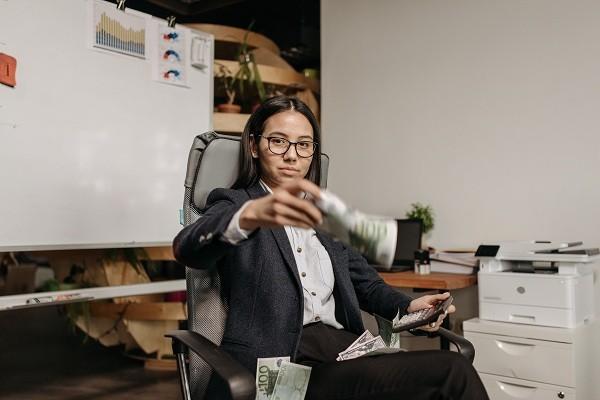 信用卡協(xié)商后二次逾期有寬限期嗎？二次逾期還可以協(xié)商嗎？
