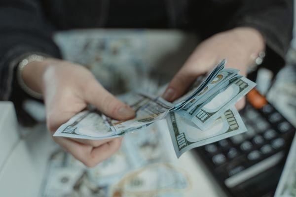 招行信用卡10萬額度能全借嗎？信用卡10萬額度還能提嗎？
