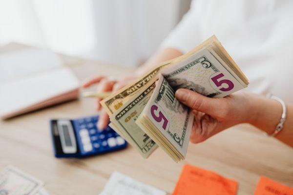 招商銀行信用卡能逾期幾天呢？信用卡逾期怎么協(xié)商減免？