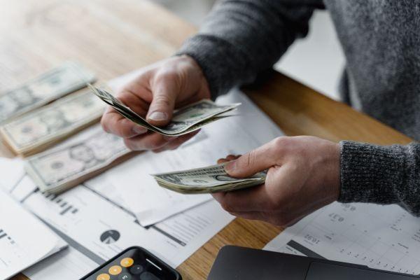 張家口銀行信用卡逾期寬限是幾天？銀行信用卡逾期利息多少？