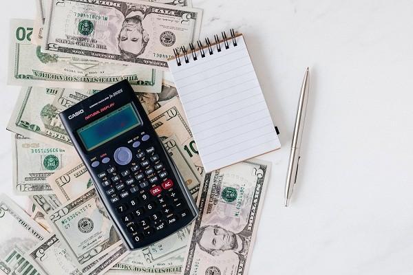 招行白金信用卡免年費嗎？申請條件有哪些？
