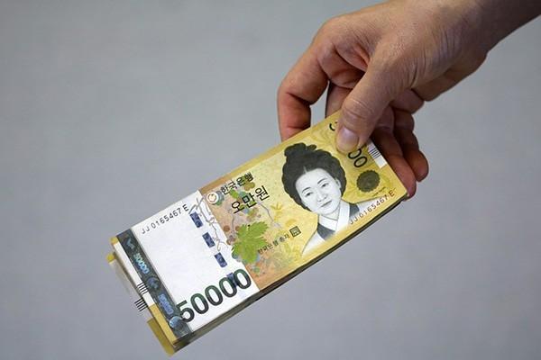 你我貸逾期多久爆通訊錄？催收如何應(yīng)對(duì)？