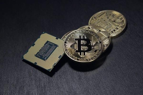 交通銀行信用卡逾期四天怎么解決？影響家人嗎？