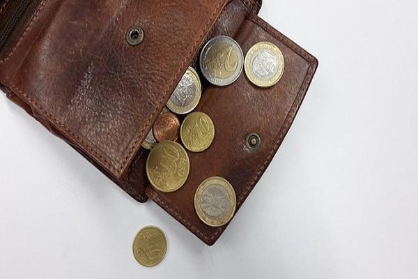 微粒貸逾期12天關(guān)閉分期真的嗎？還能借嗎？