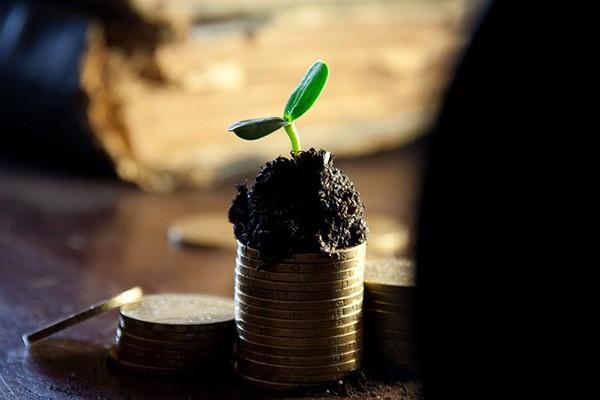 浦發(fā)銀行信用卡怎么分期？分期和最低還款那個更劃算？