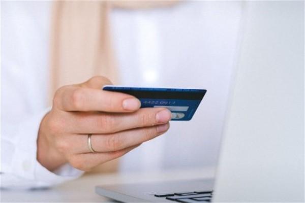 欠招行信用卡8萬逾期后果有什么？嚴(yán)重情況下會被起訴！