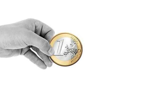 建設(shè)銀行不用交年費的信用卡有哪些？額度一般是多少？