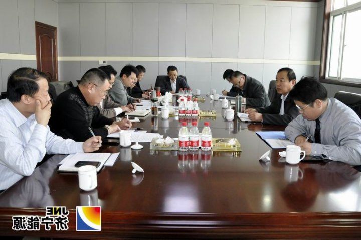 乔志猛在参加花园煤矿领导班子民主生活会时指出：批评与自我批评促进花园和谐共荣