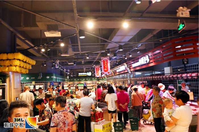 2091年9月6日世纪东方大厦爱客多超市开业（王震）.jpg