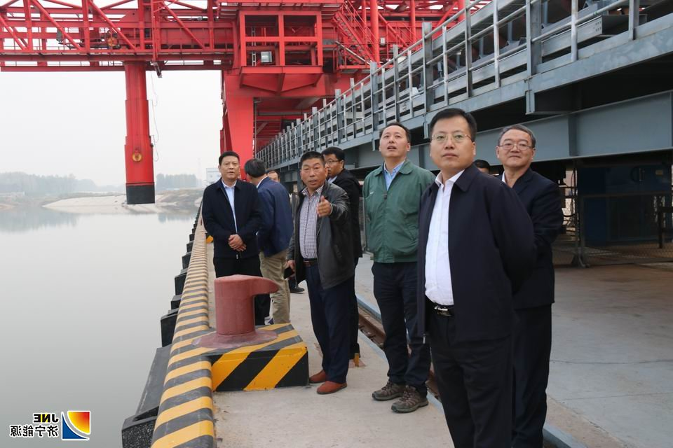 济矿物流：2019年10月18日，水利部南水北调工程管理司副司长李勇到梁山调研铁水联运项目1.JPG