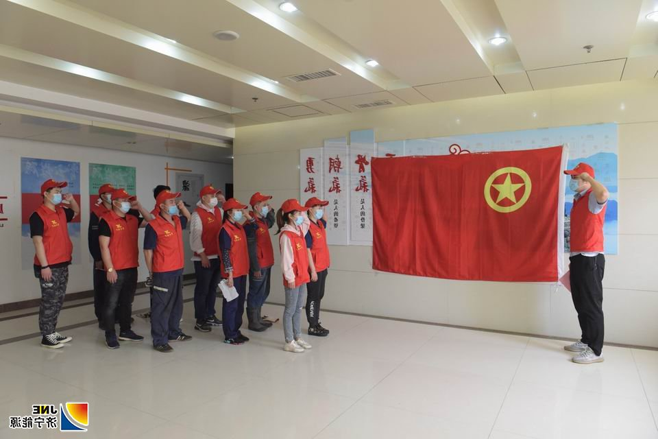 5月4日，霄云煤矿团员重温入团誓词（摄影：刘晋杉）.jpg