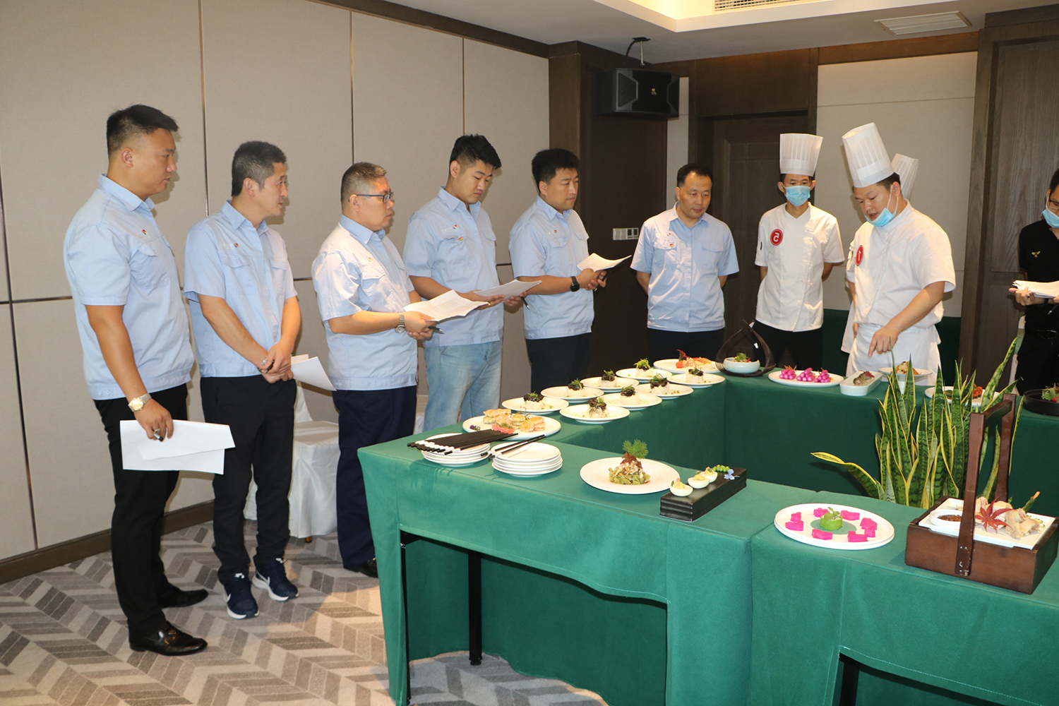 圆中园公司：厨艺现场点评（王震）.jpg