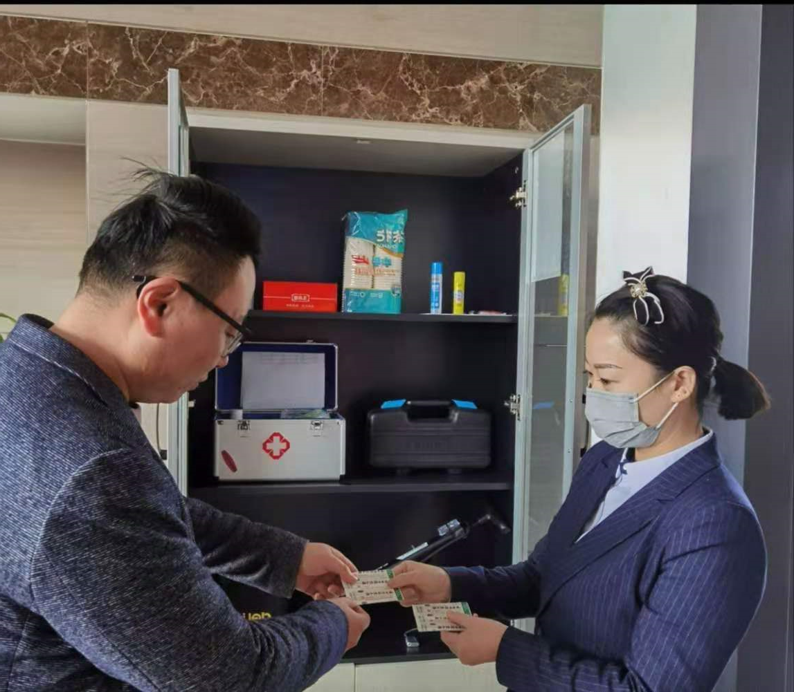 运河煤矿大物业项目部配备便民服务柜.jpg