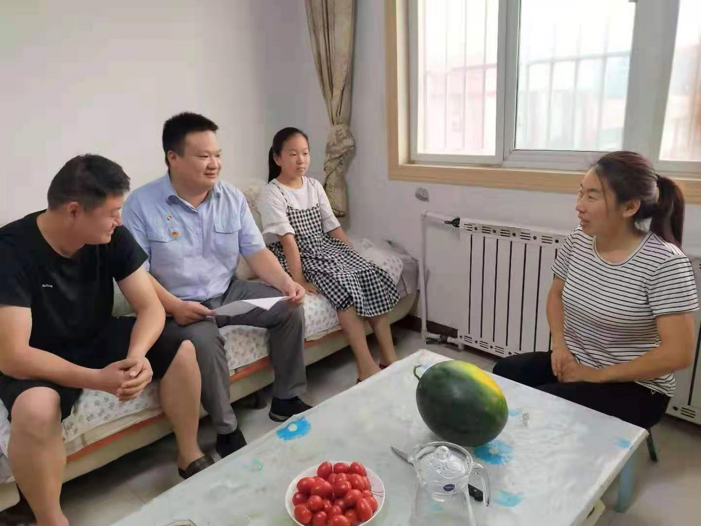 支部书记进行家访.jpg
