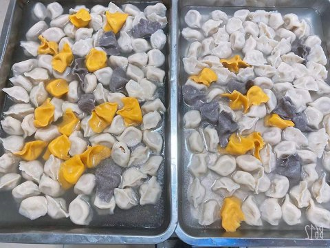 霄云煤矿：冬季“三色饺”暖心又暖胃