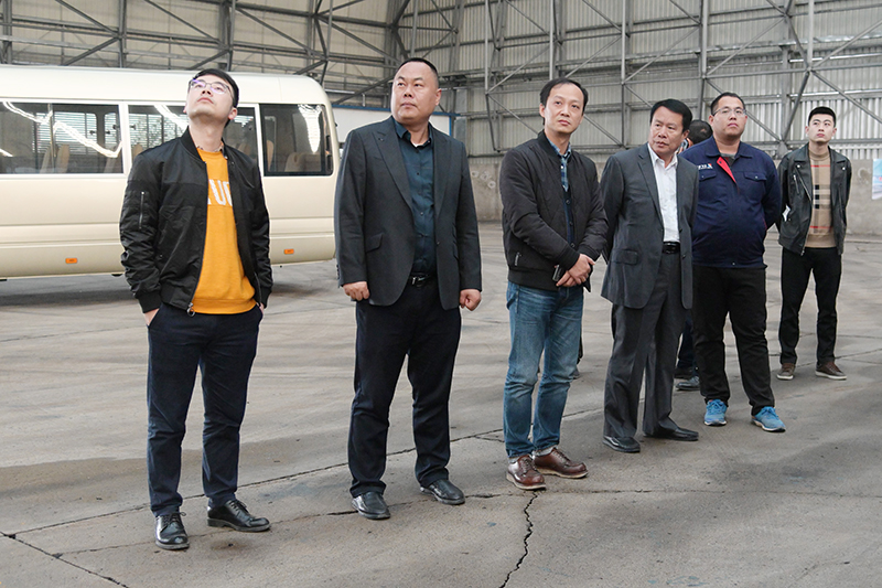 梁山港：武港集团客人到梁山港参观调研 (3).jpg