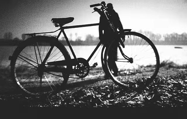 1638355412387720.jpg 老式自行车.jpg