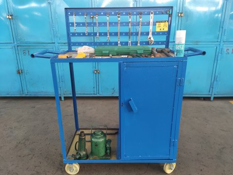 安居煤矿自制多功能移动工具车巧解难题