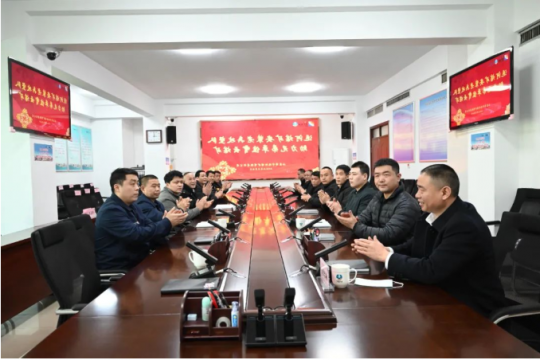 运河煤矿派出“老兵攻坚队”全力以赴支援霄云煤矿