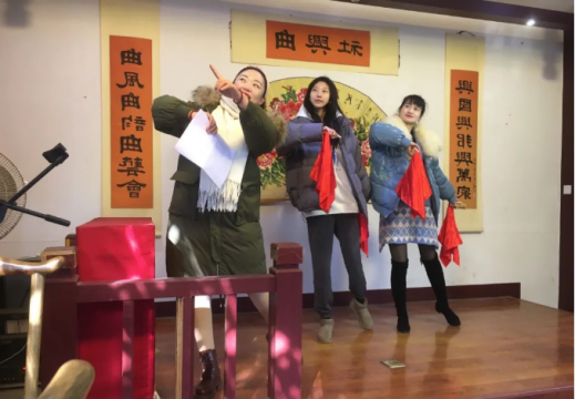 “快乐快板”排练进行中