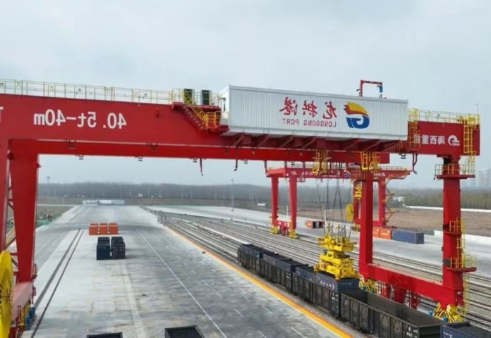 龙拱港铁路专用线单周作业量创历史新高