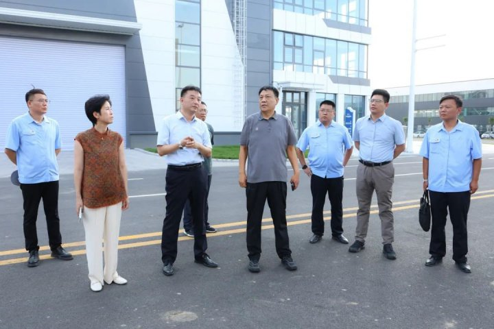 张广宇到智慧新钢、江北粮食物流园调研指导工作